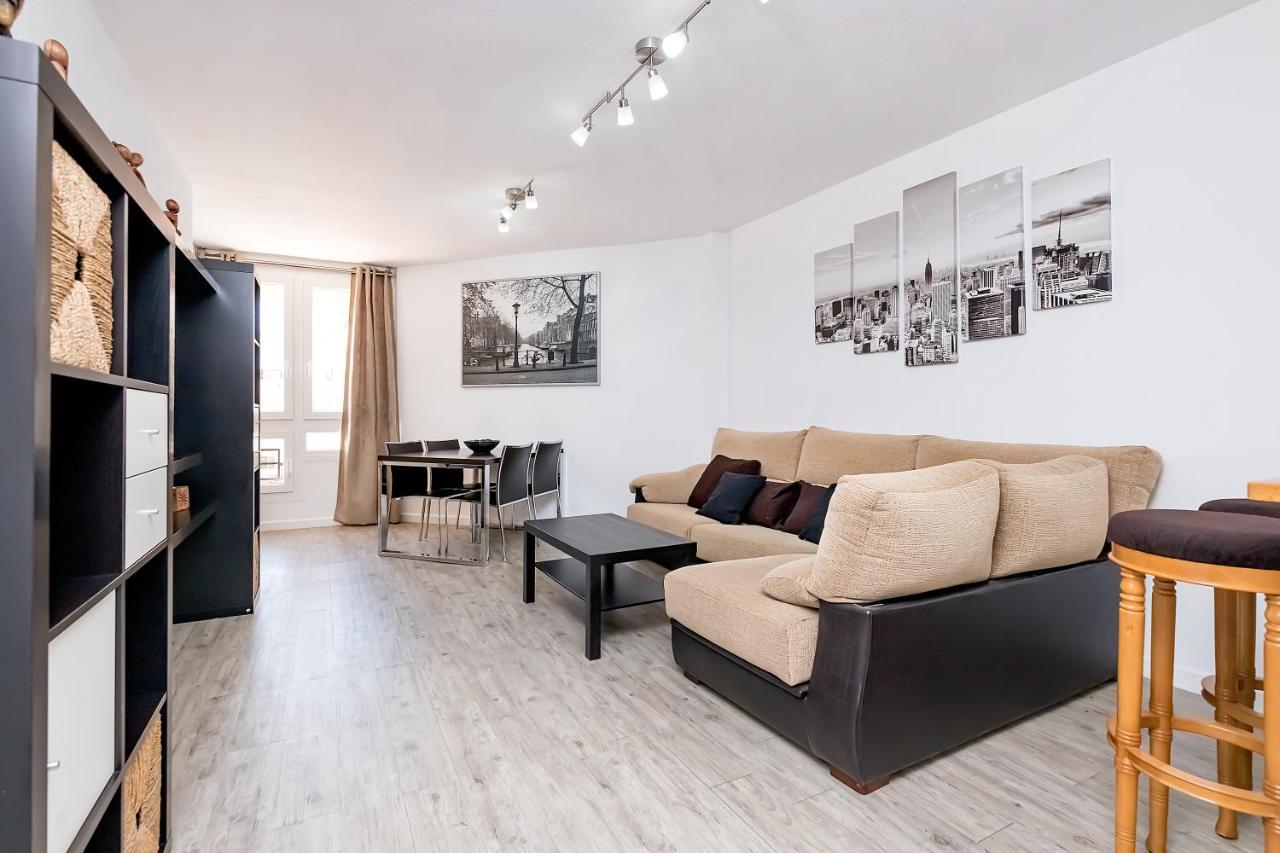 Bhost - Roca Castle Apartment Torremolinos Ngoại thất bức ảnh