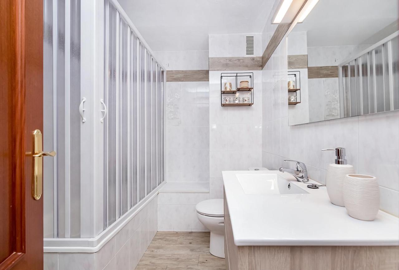 Bhost - Roca Castle Apartment Torremolinos Ngoại thất bức ảnh