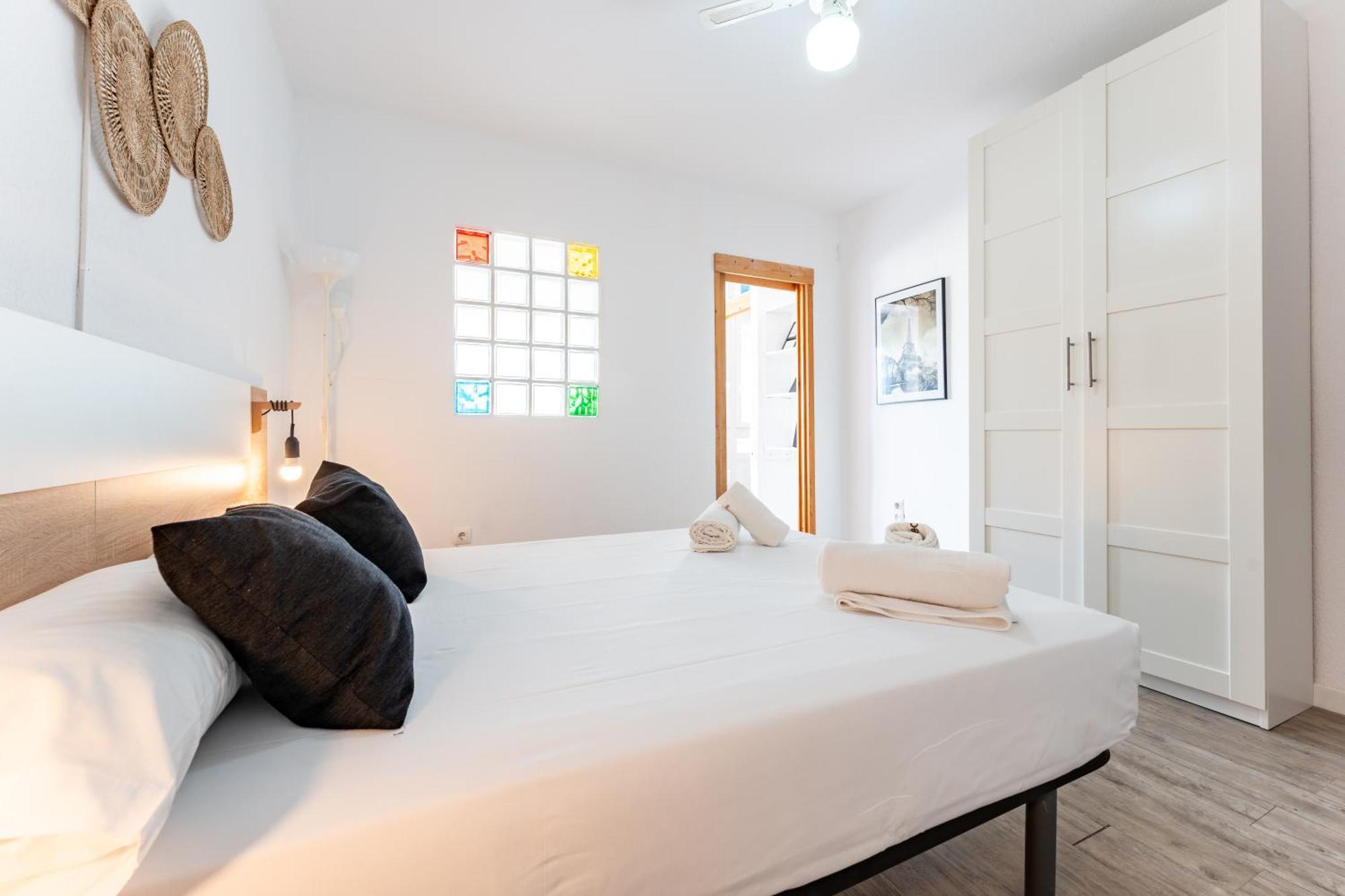 Bhost - Roca Castle Apartment Torremolinos Ngoại thất bức ảnh