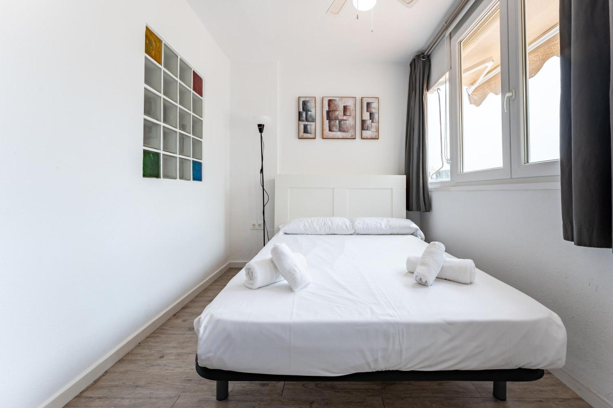 Bhost - Roca Castle Apartment Torremolinos Ngoại thất bức ảnh